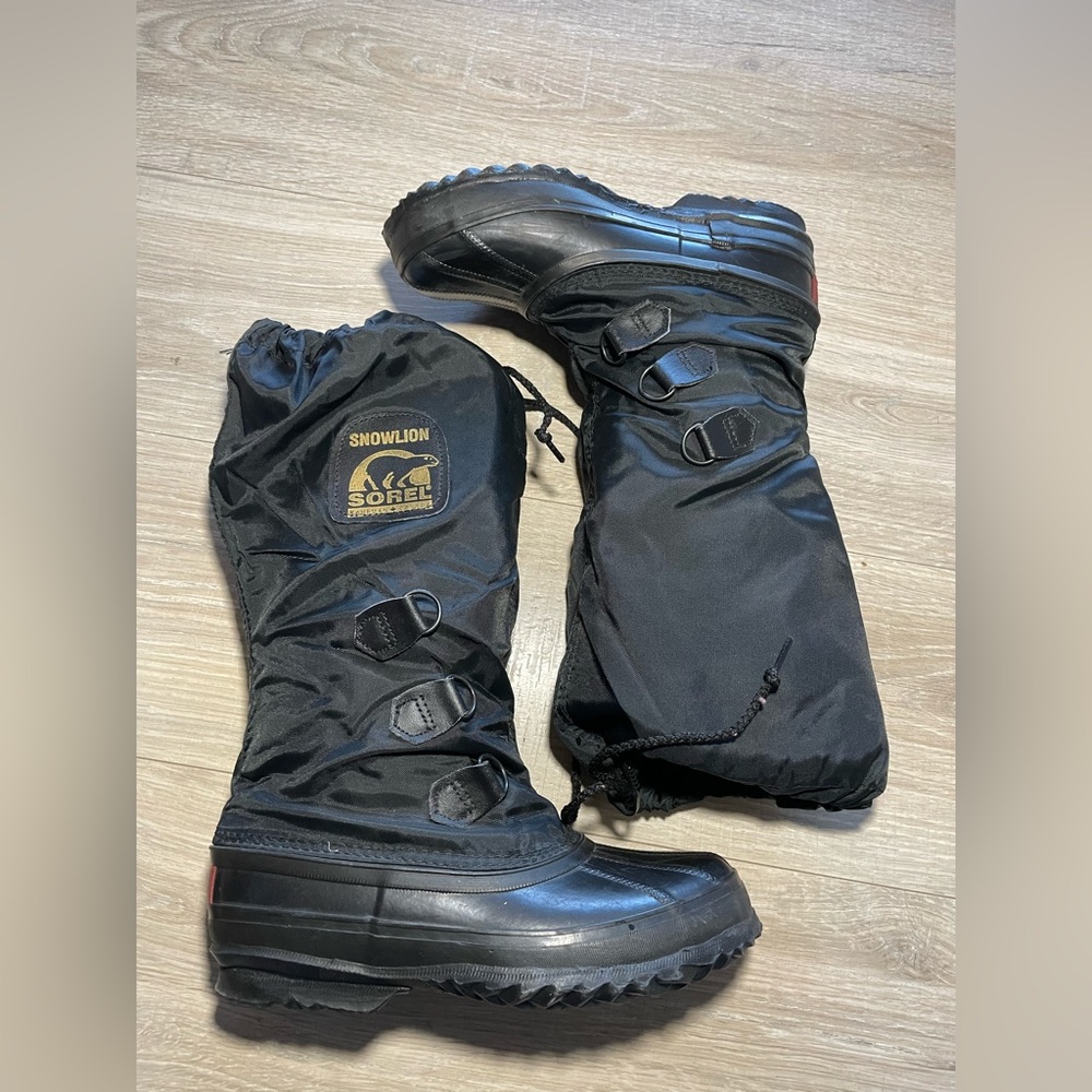 Sorel snowlion boots*